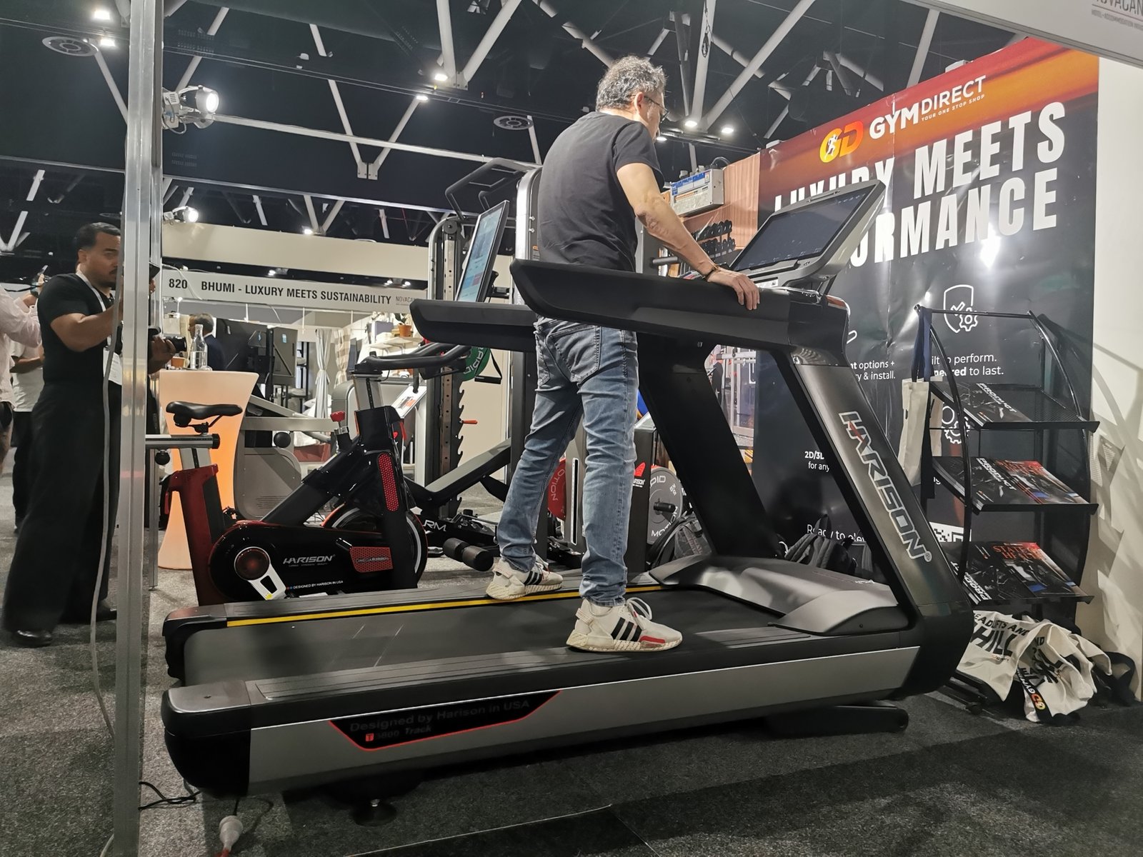 T3800Track Treadmill Immersive Experience